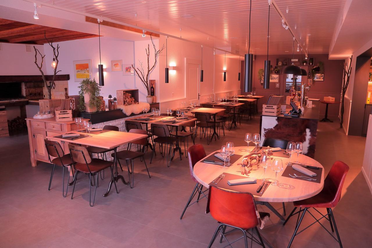 Delémont Hotel-Rotisserie La Tour Rouge מראה חיצוני תמונה