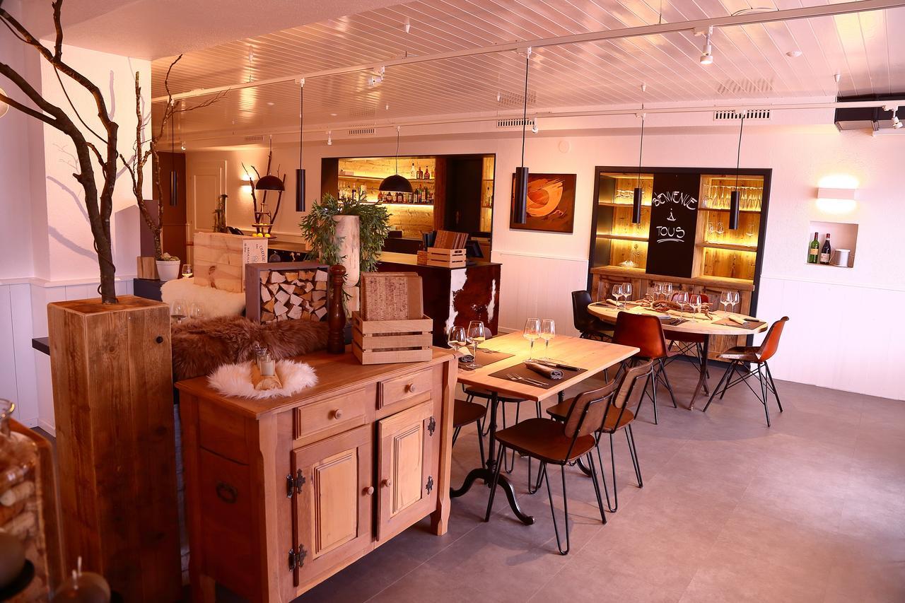 Delémont Hotel-Rotisserie La Tour Rouge מראה חיצוני תמונה