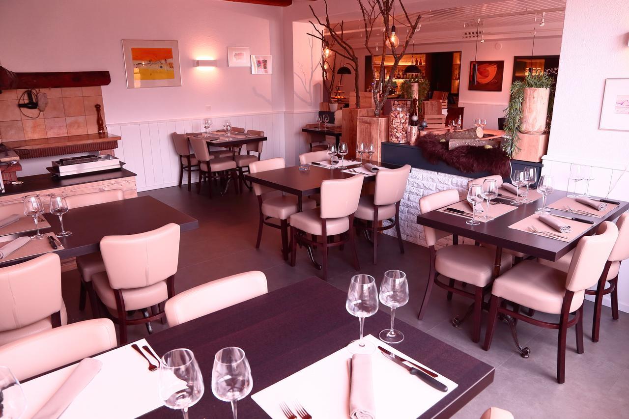 Delémont Hotel-Rotisserie La Tour Rouge מראה חיצוני תמונה