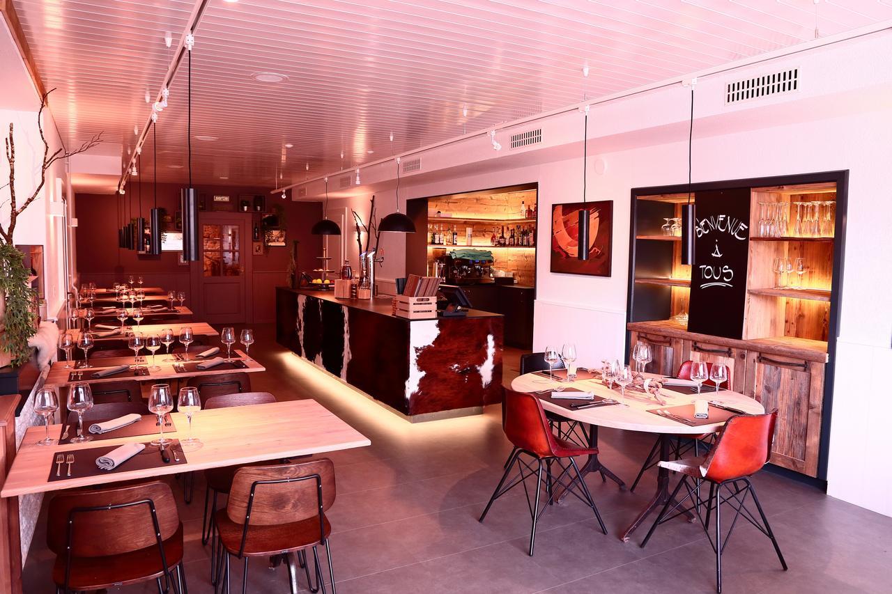 Delémont Hotel-Rotisserie La Tour Rouge מראה חיצוני תמונה